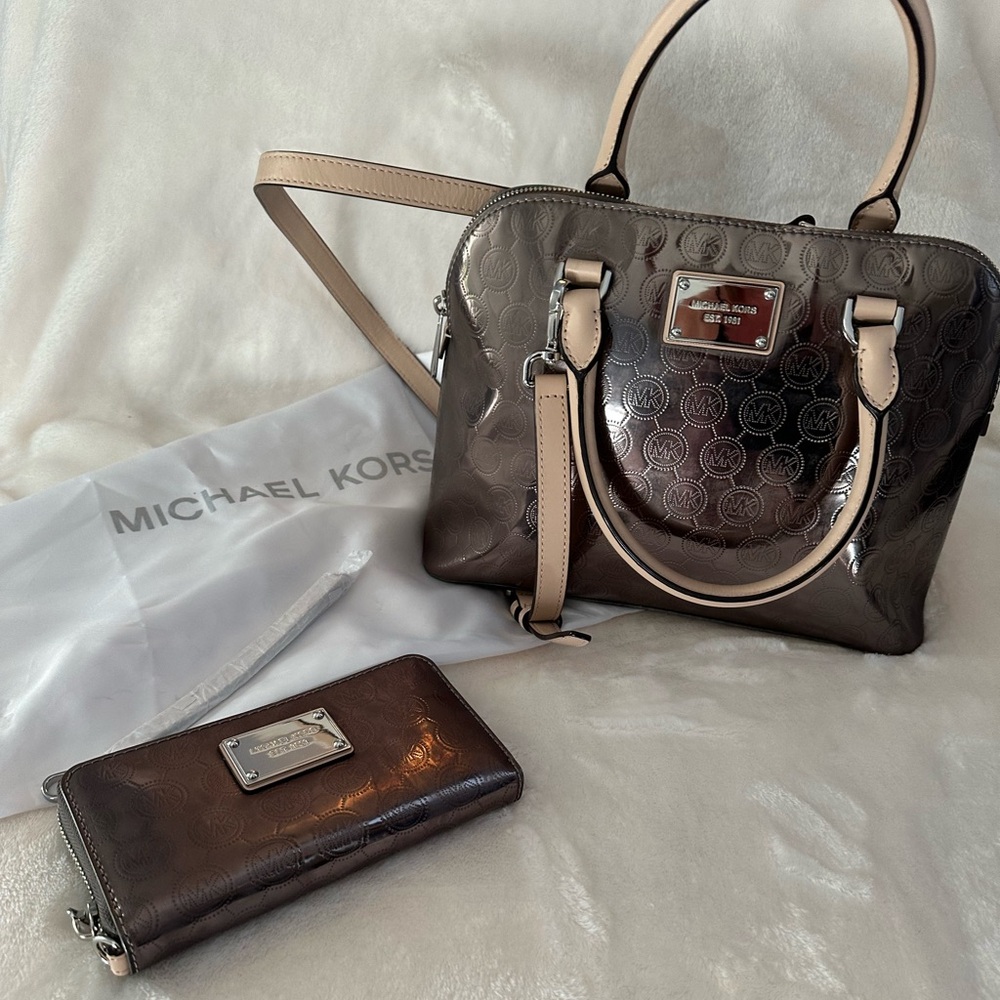 Michael Kors Metallic Shoulder Bag and Wallet - Picture 2 of 5